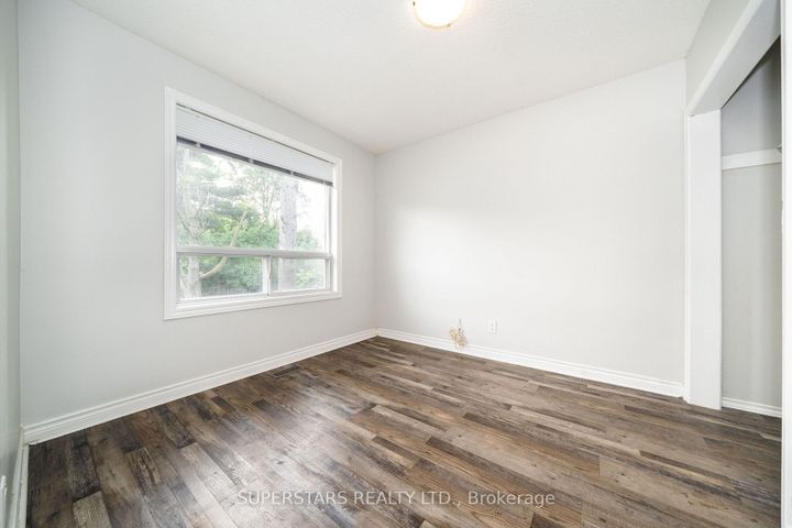 Photo 12 at 6 Meadowland Drive, Brampton East, Brampton