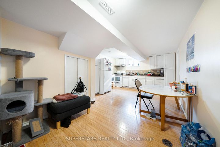 Photo 16 at 6 Meadowland Drive, Brampton East, Brampton