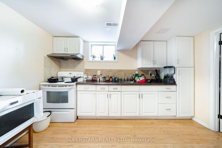 Photo 17 at 6 Meadowland Drive, Brampton East, Brampton