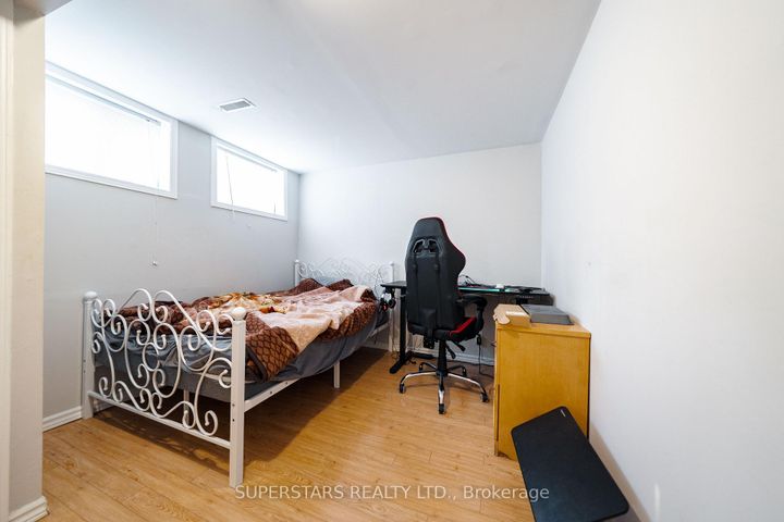 Photo 18 at 6 Meadowland Drive, Brampton East, Brampton