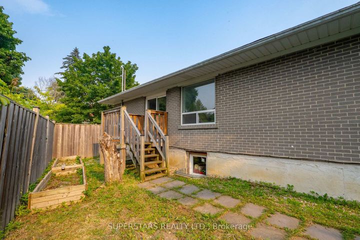 Photo 22 at 6 Meadowland Drive, Brampton East, Brampton