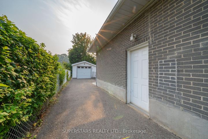 Photo 23 at 6 Meadowland Drive, Brampton East, Brampton