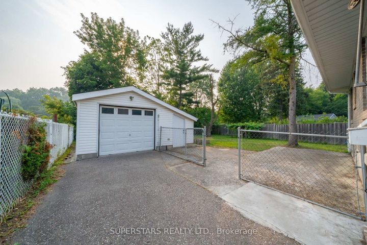 Photo 24 at 6 Meadowland Drive, Brampton East, Brampton