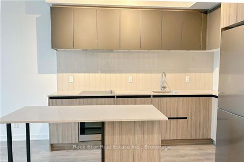 Photo 10 at 629 - 7950 Bathurst Street, Beverley Glen, Vaughan