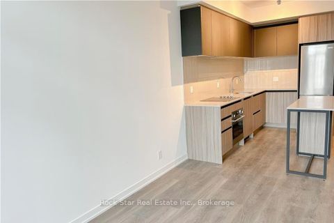 Photo 13 at 629 - 7950 Bathurst Street, Beverley Glen, Vaughan