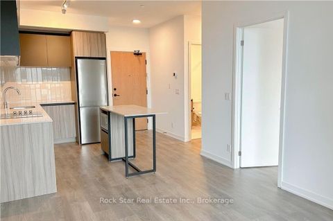 Photo 14 at 629 - 7950 Bathurst Street, Beverley Glen, Vaughan