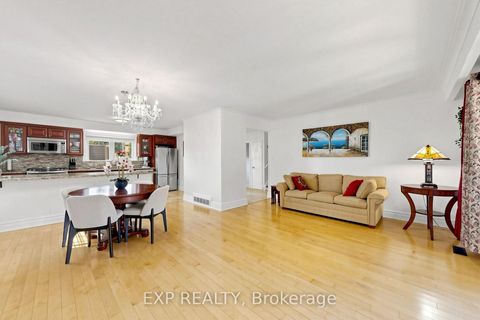 Photo 4 at 77 Letchworth Crescent, CFB, Toronto