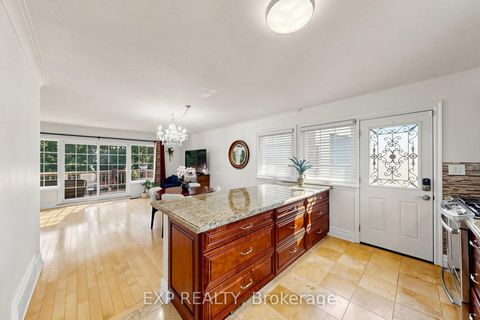 Photo 9 at 77 Letchworth Crescent, CFB, Toronto