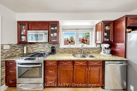 Photo 10 at 77 Letchworth Crescent, CFB, Toronto