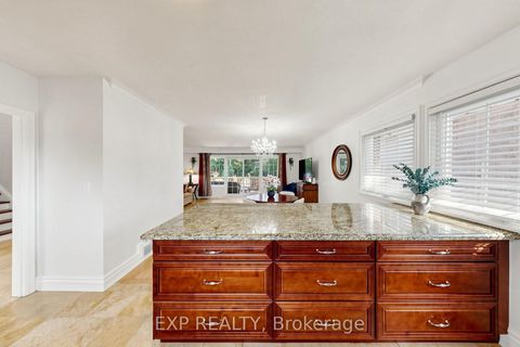Photo 11 at 77 Letchworth Crescent, CFB, Toronto