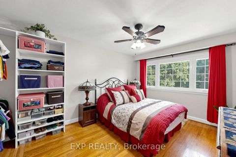 Photo 15 at 77 Letchworth Crescent, CFB, Toronto
