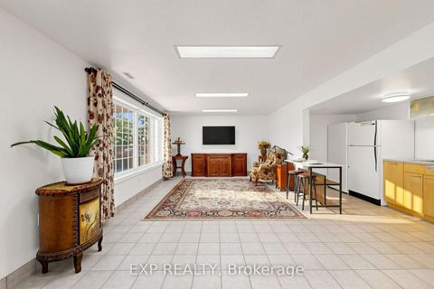 Photo 22 at 77 Letchworth Crescent, CFB, Toronto