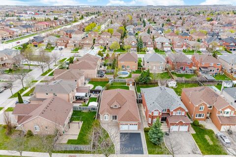 Photo 1 at 222 Caproni Drive, Maple, Vaughan