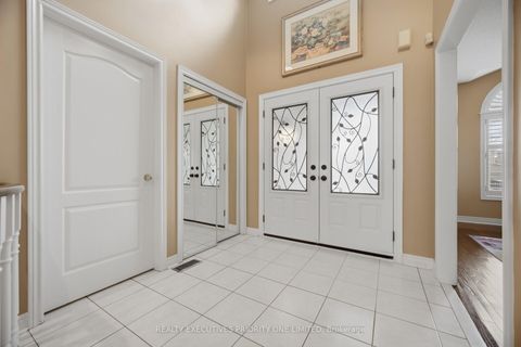 Photo 3 at 222 Caproni Drive, Maple, Vaughan