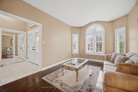 Photo 6 at 222 Caproni Drive, Maple, Vaughan