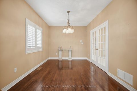 Photo 9 at 222 Caproni Drive, Maple, Vaughan