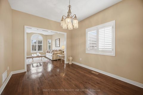 Photo 10 at 222 Caproni Drive, Maple, Vaughan