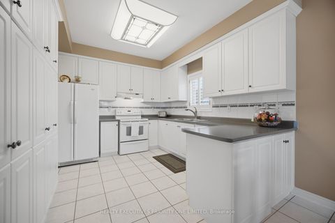 Photo 11 at 222 Caproni Drive, Maple, Vaughan