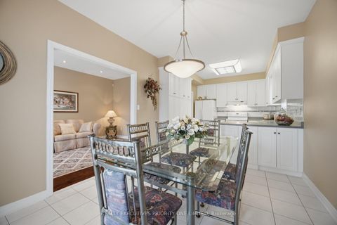 Photo 15 at 222 Caproni Drive, Maple, Vaughan