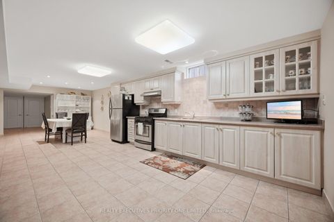Photo 33 at 222 Caproni Drive, Maple, Vaughan