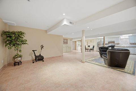 Photo 36 at 222 Caproni Drive, Maple, Vaughan