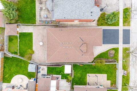Photo 43 at 222 Caproni Drive, Maple, Vaughan