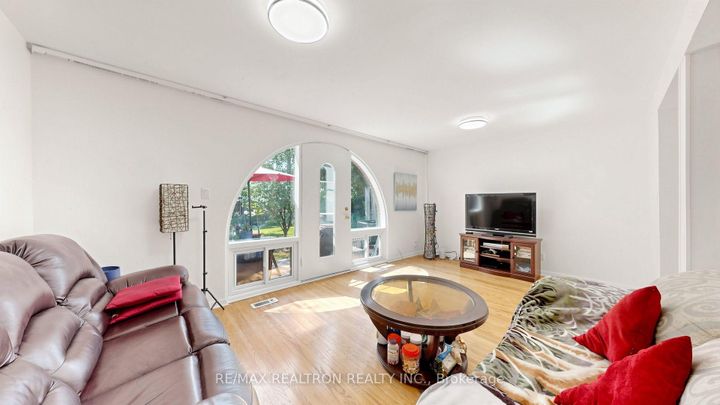 Photo 7 at 59 - 10 Esterbrooke Avenue, Don Valley Village, Toronto