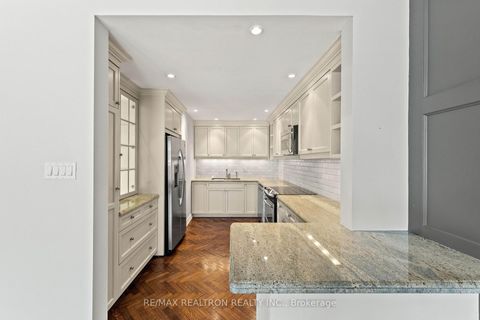 Photo 14 at 412 - 55A Avenue Road, Annex, Toronto