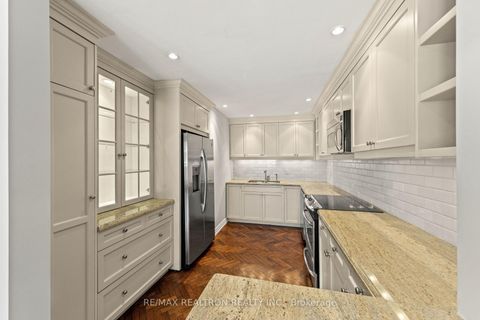 Photo 15 at 412 - 55A Avenue Road, Annex, Toronto