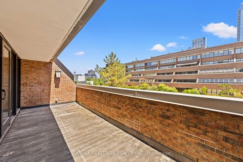 Photo 19 at 412 - 55A Avenue Road, Annex, Toronto