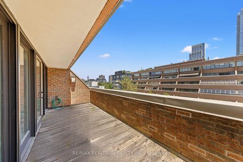 Photo 43 at 412 - 55A Avenue Road, Annex, Toronto