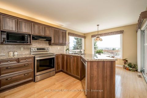 Photo 4 at 35 Gibbon Drive, Letitia Heights, Barrie