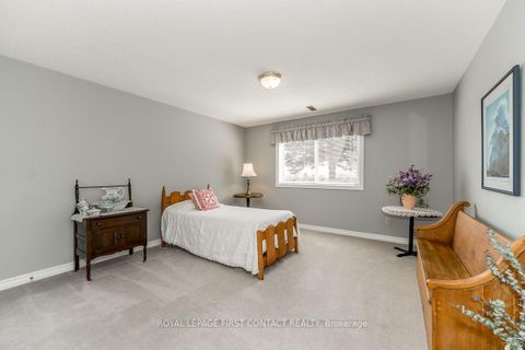 Photo 25 at 35 Gibbon Drive, Letitia Heights, Barrie