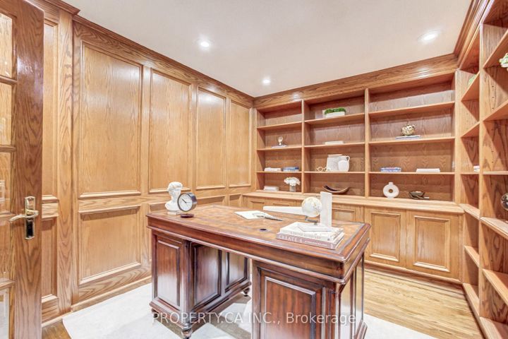 Photo 3 at 143 Cambridge Crescent, South Richvale, Richmond Hill