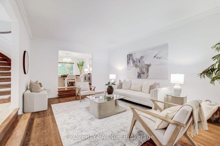 Photo 5 at 143 Cambridge Crescent, South Richvale, Richmond Hill