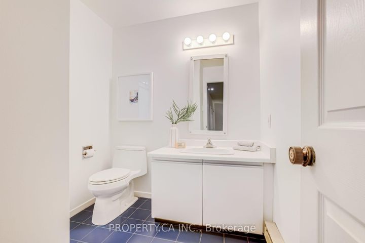 Photo 24 at 143 Cambridge Crescent, South Richvale, Richmond Hill