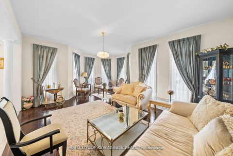 Photo 5 at 108 Headwater Crescent, Oak Ridges Lake Wilcox, Richmond Hill