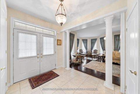 Photo 9 at 108 Headwater Crescent, Oak Ridges Lake Wilcox, Richmond Hill