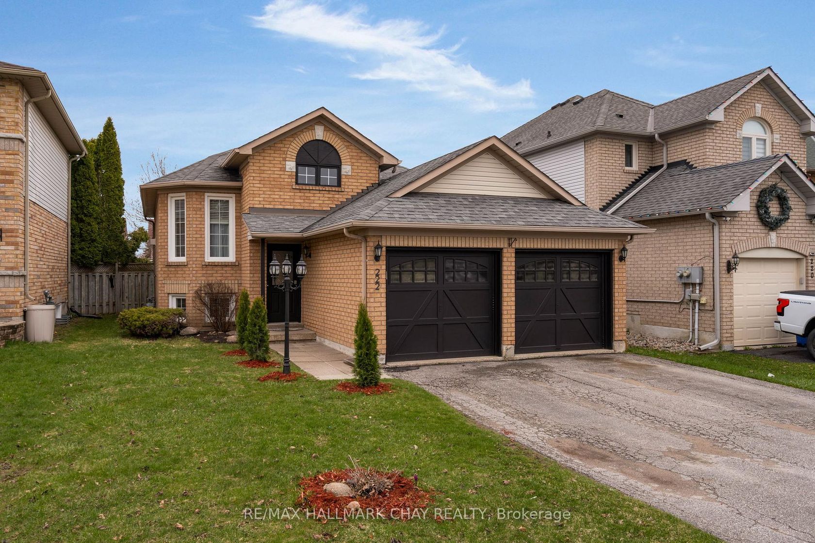 222 Wessenger Drive, Holly, Barrie photo number 2