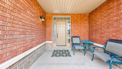 Photo 12 at 71 Gidleigh Park Crescent, Islington Woods, Vaughan