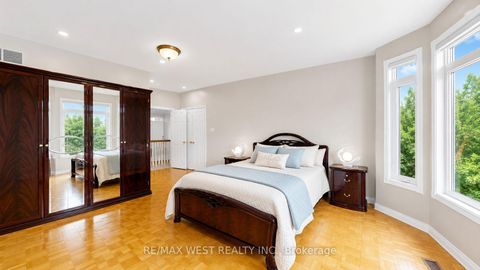Photo 23 at 71 Gidleigh Park Crescent, Islington Woods, Vaughan
