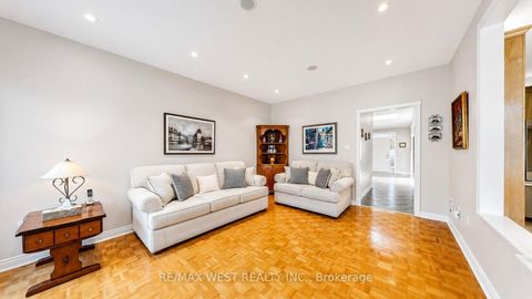 Photo 28 at 71 Gidleigh Park Crescent, Islington Woods, Vaughan