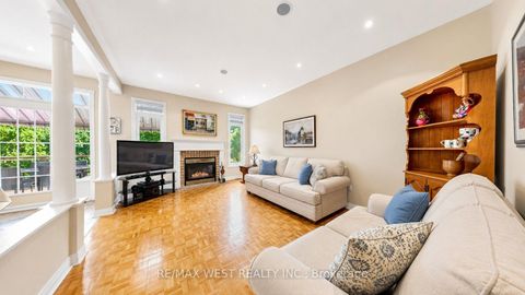 Photo 29 at 71 Gidleigh Park Crescent, Islington Woods, Vaughan