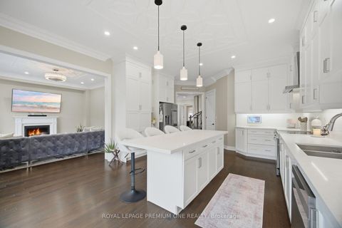Photo 10 at 163 Muirfield Drive, Ardagh, Barrie