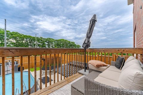 Photo 11 at 163 Muirfield Drive, Ardagh, Barrie