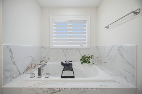 Photo 20 at 163 Muirfield Drive, Ardagh, Barrie