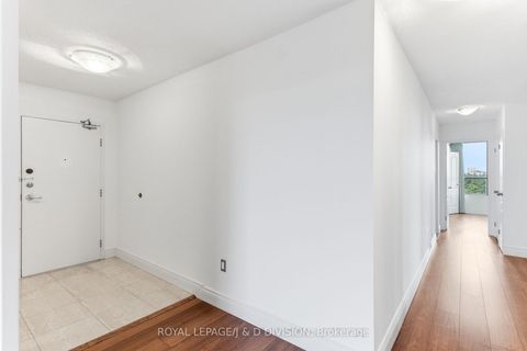 Photo 4 at 701 - 100 Canyon Avenue, Bathurst Manor, Toronto
