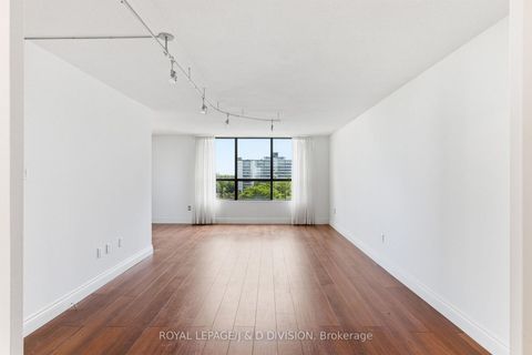 Photo 6 at 701 - 100 Canyon Avenue, Bathurst Manor, Toronto