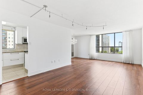 Photo 8 at 701 - 100 Canyon Avenue, Bathurst Manor, Toronto