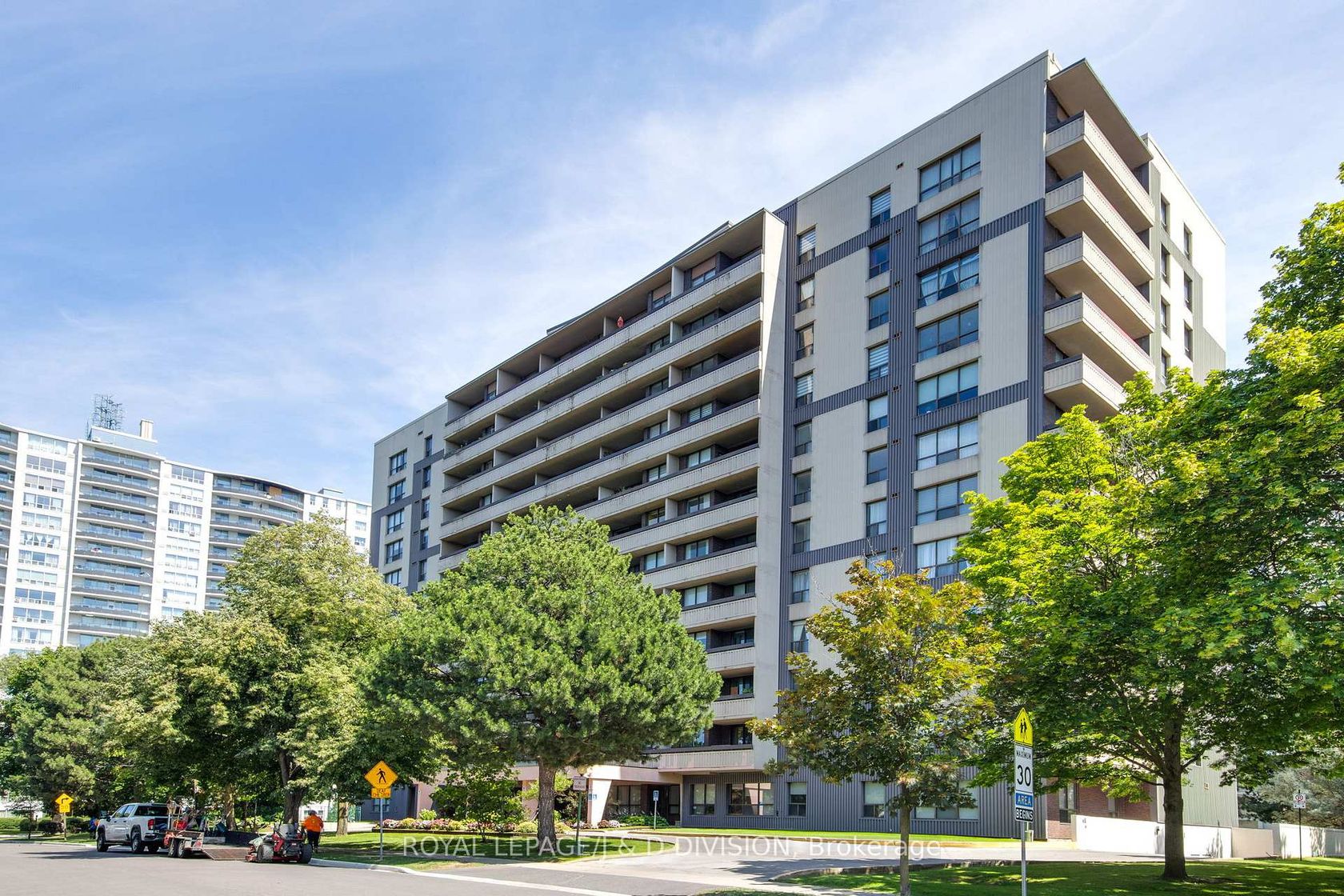 701 - 100 Canyon Avenue, Bathurst Manor, Toronto photo 8